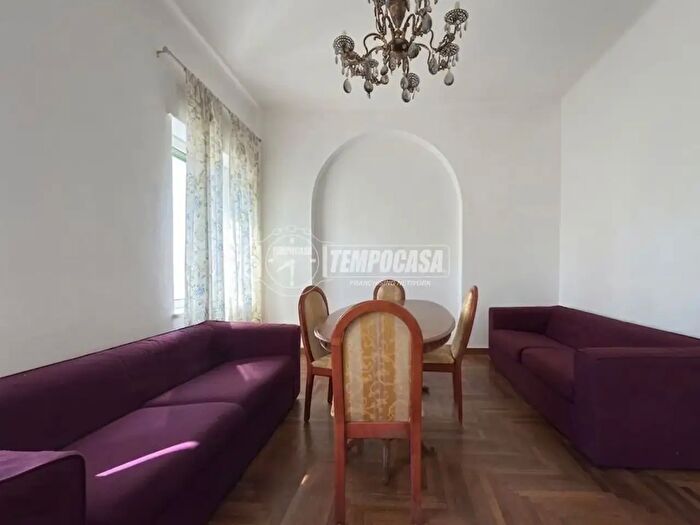 Appartamento trilocale in vendita in Via Costantino Quaranta, Brescia