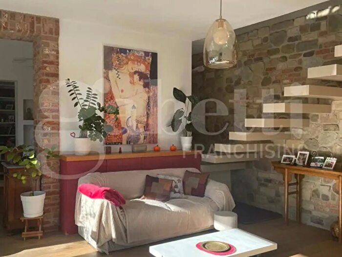 Casa in vendita in Via Lanca, Oleggio