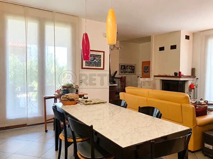 Appartamento con 7 locali in vendita in Piazza Giacomo Matteotti, Sandrigo