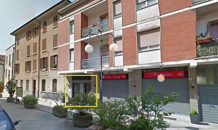 Appartamento trilocale in vendita in Via Trento, Locate Di Triulzi
