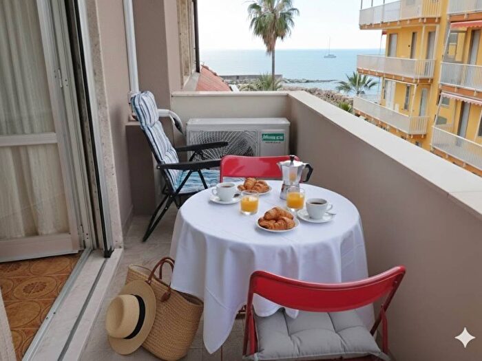 Appartamento trilocale in affitto in Via degli Aranci, Centro, San Bartolomeo al Mare