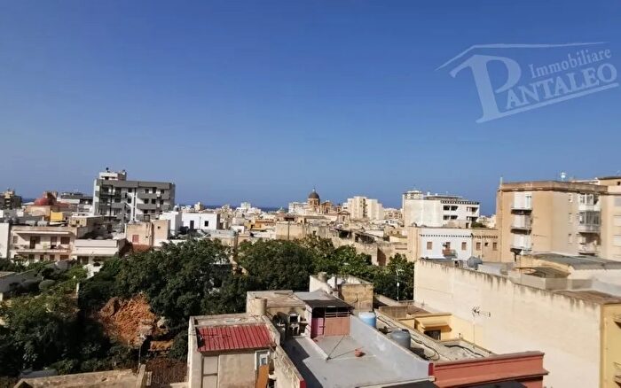 Appartamento trilocale in affitto in Via Pascasino Marsala, Marsala