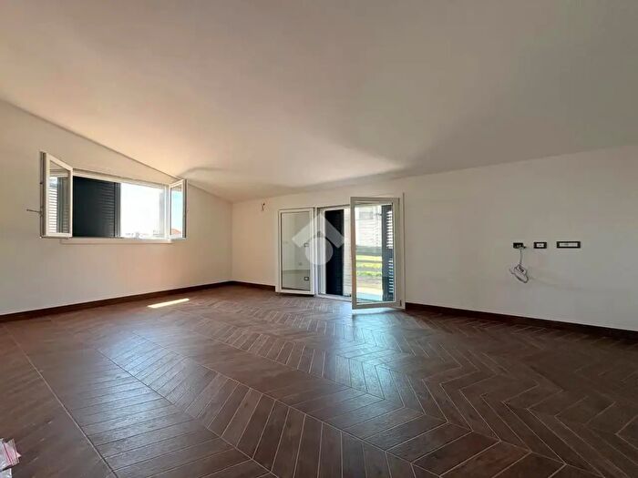 Appartamento quadrilocale in vendita in Via Europa, Suzzara