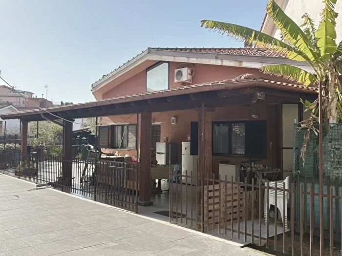 Casa quadrilocale in vendita in Via Francesco Vitalini, Roma