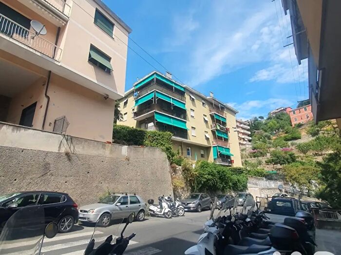 Appartamento con 5 locali in vendita in Via Pasquale Berghini, Genova