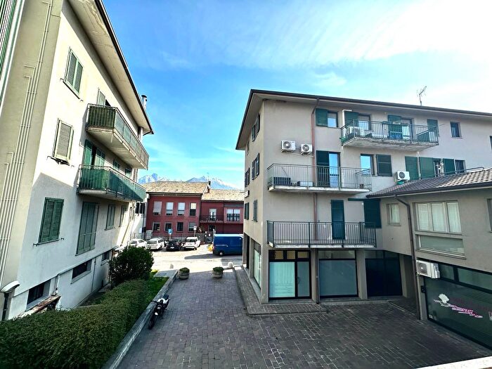 Case in Vendita e in Affitto - 2