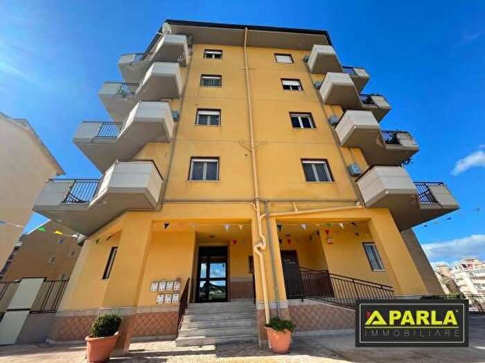 Appartamento quadrilocale in vendita in Via Luigi Cherubini, Canicatti