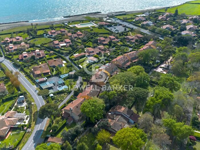 Casa quadrilocale in vendita in Via Diana, Ladispoli