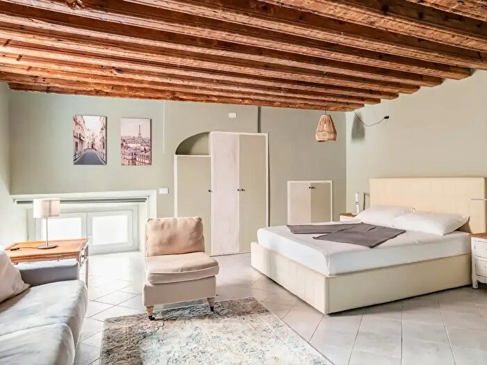 Appartamento monolocale in vendita in Via San Luca, Genova