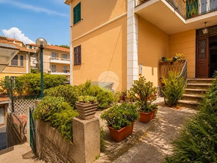 Appartamento quadrilocale in vendita in Via Santa Lucia, Imperia