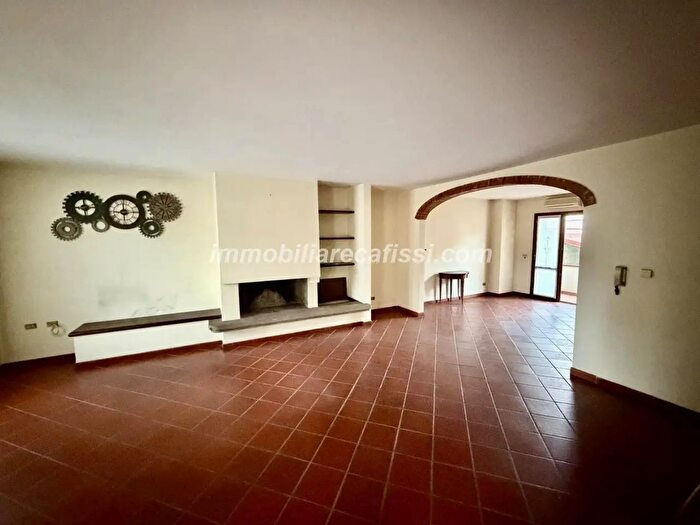 Casa con 6 locali in vendita in a Vittorio Emanuele II, Poggio A Caiano