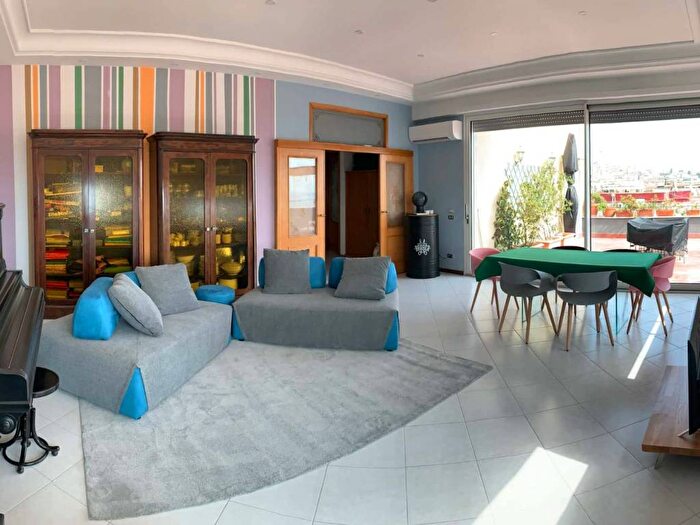 Appartamento quadrilocale in affitto in Via Ferdinando Palasciano, Chiaia, Napoli