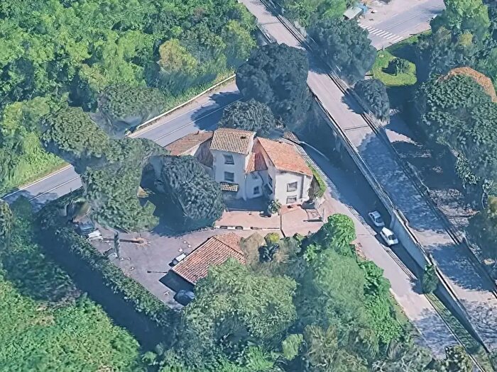 Casa con 10 locali in vendita in Largo Olgiata, Roma