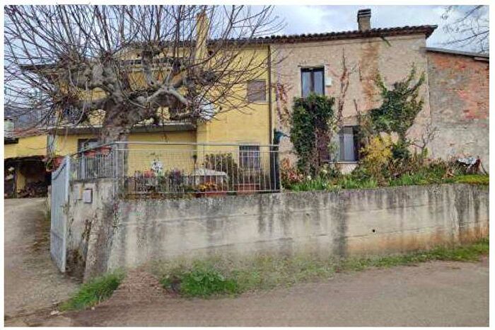 Appartamento con 6 locali in affitto in Montesano sulla Marcellana SA Italia, Centro, Montesano sulla Marcellana