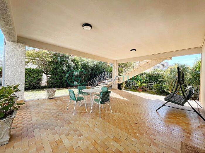 Casa con 5 locali in vendita in Via Messina, Tortoreto