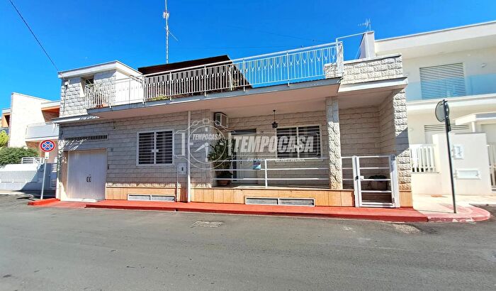 Casa trilocale in vendita in Via Cairoli, Adelfia