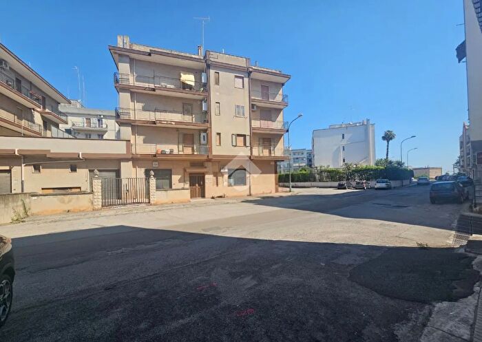 Appartamento trilocale in vendita in Via Canonico Prof Vito Palazzo, Ceglie Messapica