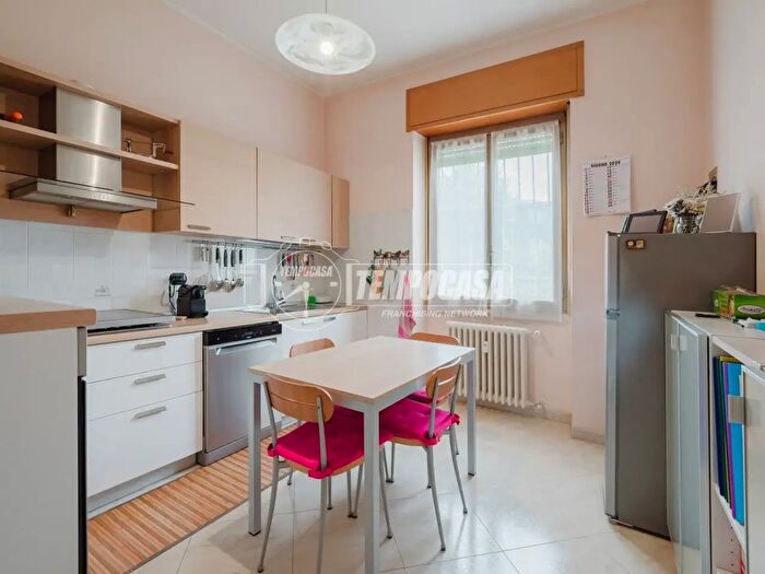 Appartamento trilocale in vendita in Via Marazzani, Milano