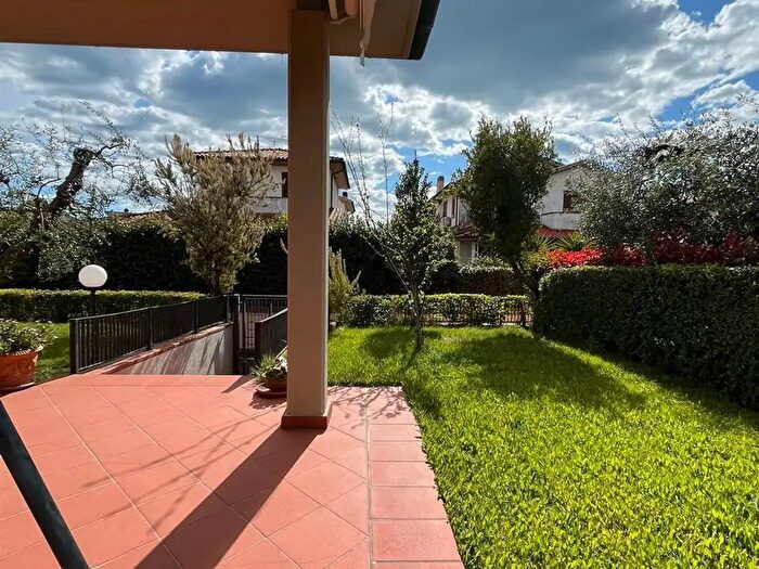 Appartamento con 6 locali in vendita in Follonica