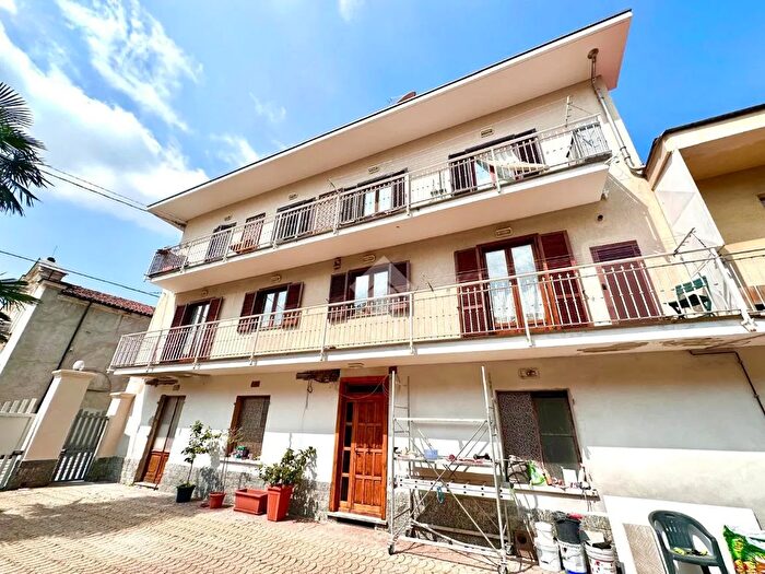 Appartamento trilocale in vendita in Piazza Vittorio Veneto, Cafasse