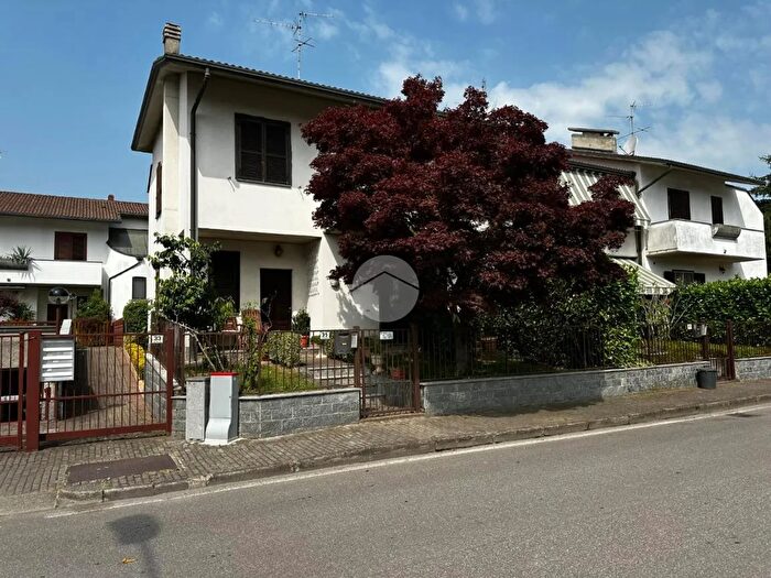 Casa quadrilocale in vendita in Via Giacomo Puccini, Pessano Con Bornago