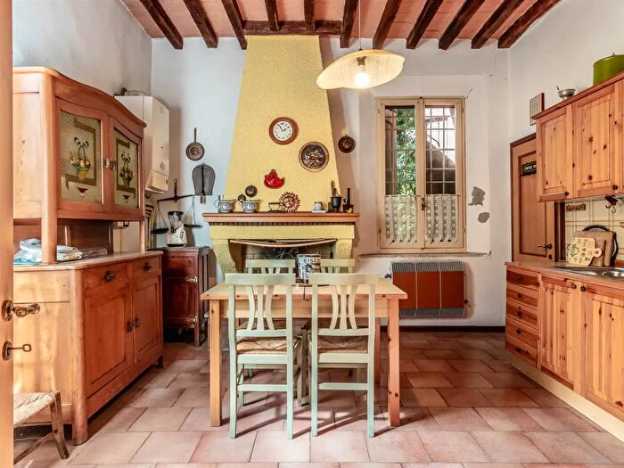 Casa con 14 locali in vendita in Ravarino