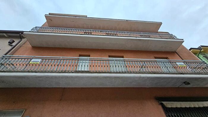 Casa con 10 locali in vendita in BellariaIgea Marina