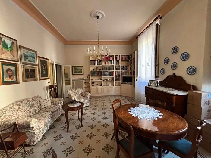 Appartamento con 7 locali in vendita in Via Cernaia, Firenze