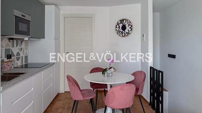 Appartamento trilocale in vendita in Piazza San Rocco, Fai Della Paganella