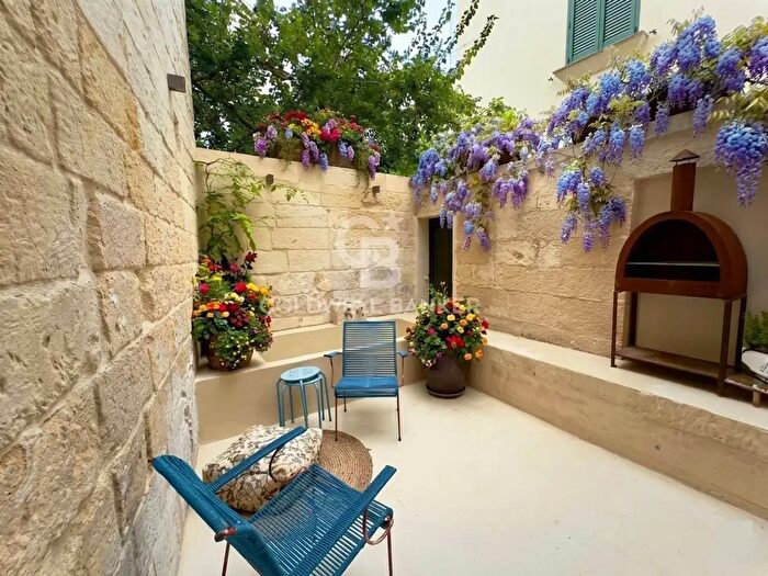 Appartamento con 6 locali in vendita in Via Antonio Galateo, Lecce