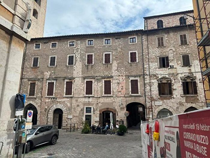 Appartamento con 11 locali in vendita in in Palazzo Storico nel Cuore di Narni, Narni