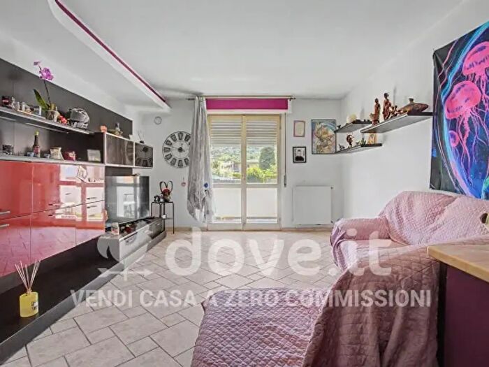 Appartamento trilocale in vendita in Via Ronchetto b, Luino