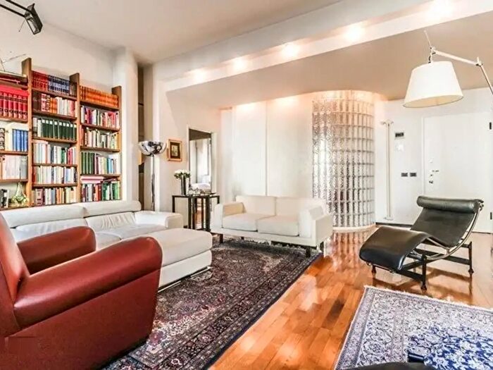 Appartamento quadrilocale in vendita in Via Francesco Cilea, Bologna