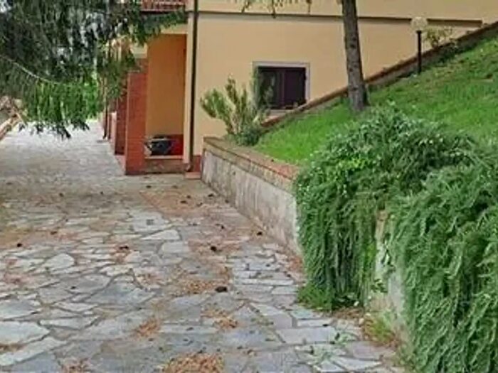 Casa quadrilocale in affitto in Fosdinovo