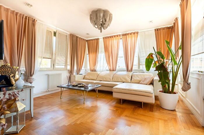 Appartamento bilocale in vendita in Via Clemente IX, Roma