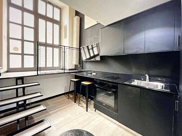 Appartamento in affitto in Via Lazzaro Palazzi, Porta Venezia, Milano