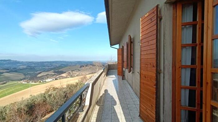 Casa con 6 locali in vendita in Fermo