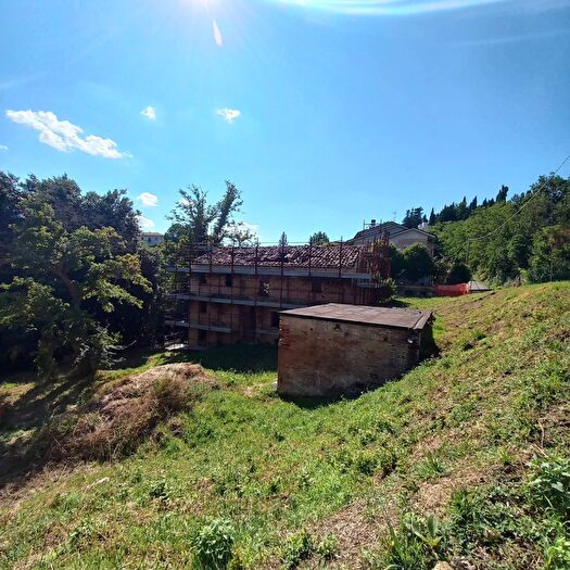 Casa con 20 locali in vendita in Via Roma, SantAngelo In Pontano