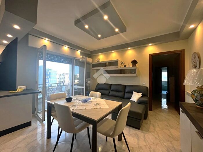 Appartamento trilocale in vendita in Via Biferno, Nettuno