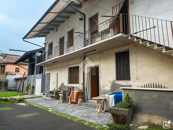 Case in Vendita e in Affitto - 2