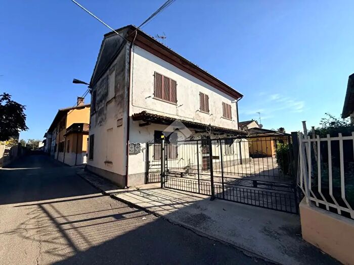 Casa con 5 locali in vendita in Vicolo De Gasperi, Molino Dei Torti