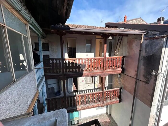 Casa con 6 locali in vendita in Via a De Gasperi, Sovere