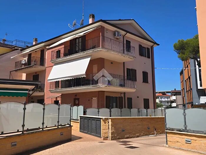 Appartamento trilocale in vendita in Via Carnia, San Benedetto Del Tronto