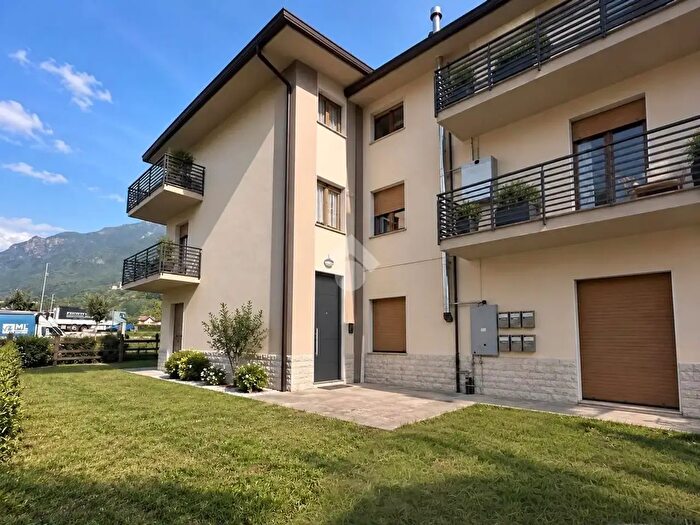 Appartamento trilocale in vendita in Viale Leopardi, Artogne