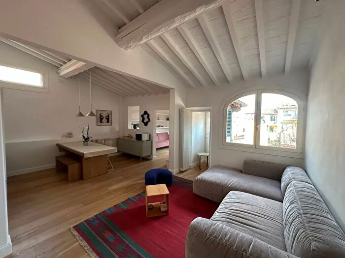 Appartamento quadrilocale in affitto in Via San Zanobi, Firenze
