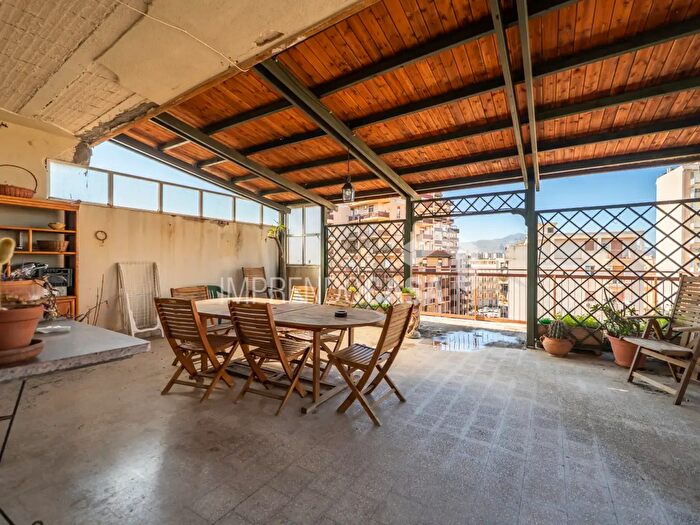 Appartamento con 5 locali in vendita in Corso Pietro Pisani, Palermo