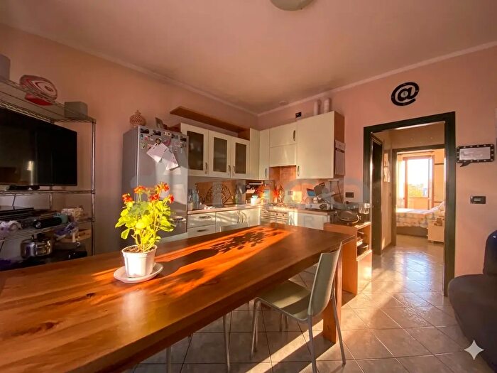 Appartamento trilocale in vendita in Via Edmondo De Amicis, Rovigo