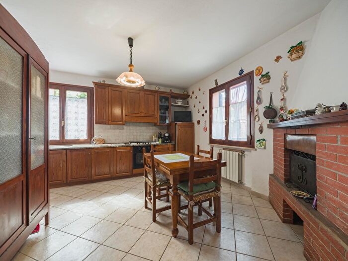 Casa con 6 locali in vendita in Livorno