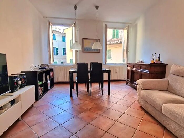 Appartamento con 5 locali in vendita in Carrara