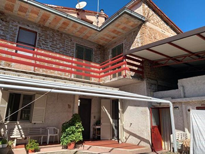 Casa con 6 locali in vendita in Via Fontana Unica, Frosinone